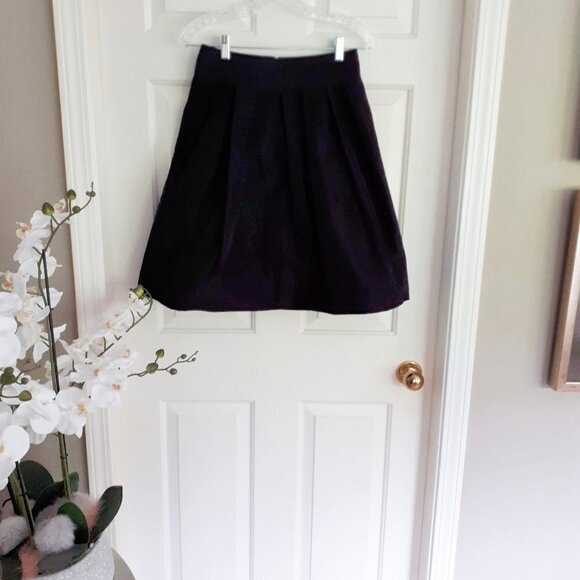 EUC Banana Republic black fit & flare pleated skirt, 2 - Picture 3 of 3